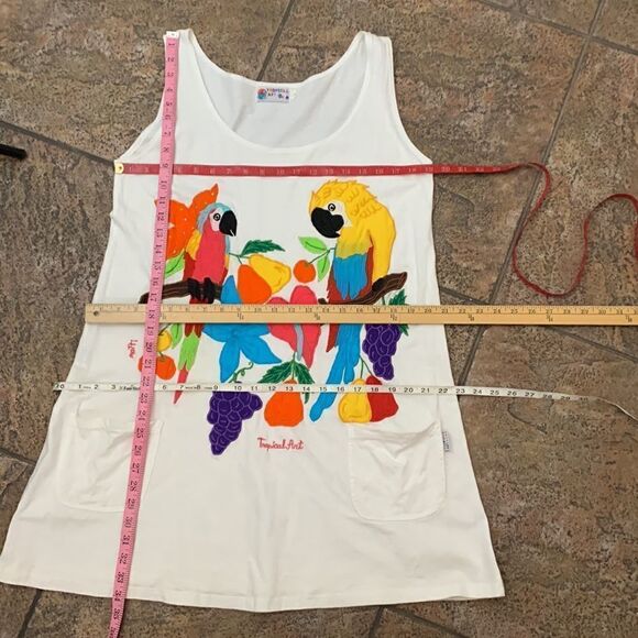 Tropical Art Size Large White Scoop Neck Short Sleeve Parrot Flowers Appliqué - Picture 7 of 7